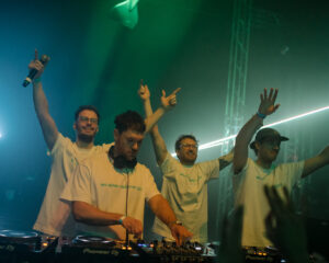 Festival Logo Trance boyband Superstrings naar uitverkochte Vasim